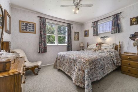 Photo of property in 4 Bayside Avenue, Te Atatu Peninsula, Auckland, 0610