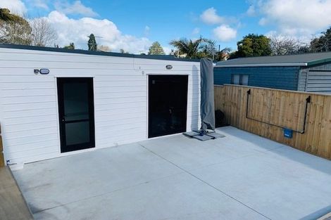 Photo of property in 2 Justin Place, Te Atatu Peninsula, Auckland, 0610