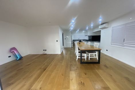 Photo of property in 58 Beechdale Crescent, Pakuranga Heights, Auckland, 2010