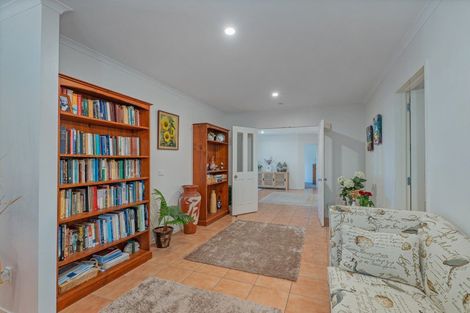 Photo of property in 51 Cholmondeley Crescent, Whitianga, 3510