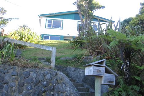 Photo of property in 35 Huntleigh Park Way, Ngaio, Wellington, 6035