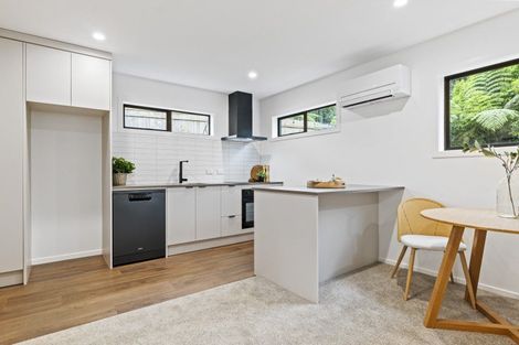 Photo of property in 11 Marina Grove, Frankleigh Park, New Plymouth, 4310