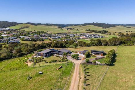 Photo of property in 65 Jamesons Esplanade, Haruru, 0204