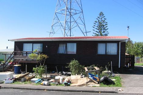 Photo of property in 7 Martin Place, Kelston, Auckland, 0602