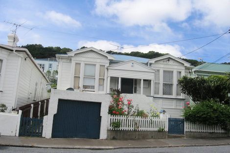 Photo of property in 27 Porritt Avenue, Mount Victoria, Wellington, 6011