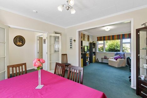 Photo of property in 1 Oriel Place, Levin, 5510
