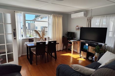 Photo of property in 20 The Esplanade, Eastern Beach, Auckland, 2012