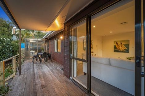 Photo of property in 2/30 Selwyn Crescent, Forrest Hill, Auckland, 0620