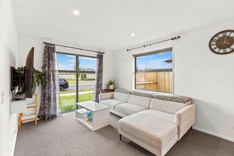 Photo of property in 175 Faringdon Boulevard, Rolleston, 7615