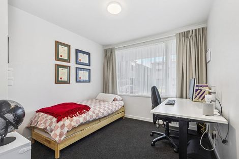 Photo of property in 8/74 Derwent Street, Island Bay, Wellington, 6023