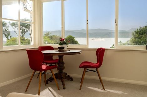 Photo of property in 46 Fortification Road, Karaka Bays, Wellington, 6022