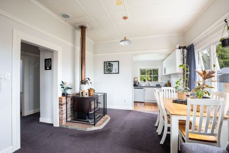 Photo of property in 22 Cutfield Street, Inglewood, 4330