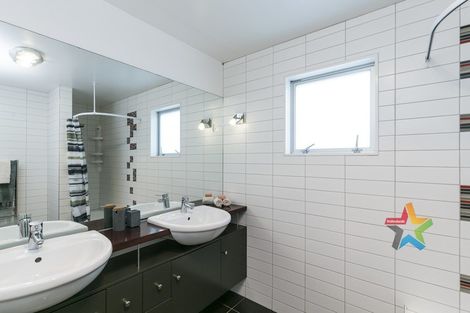 Photo of property in 51a Herald Street, Berhampore, Wellington, 6023