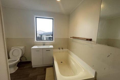 Photo of property in 90 Porchester Road, Papakura, 2110