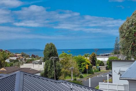 Photo of property in 1/52 Beulah Avenue, Rothesay Bay, Auckland, 0630