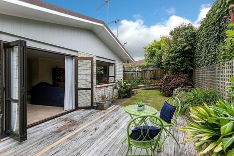 Photo of property in 2/13 Chilman Street, Strandon, New Plymouth, 4312