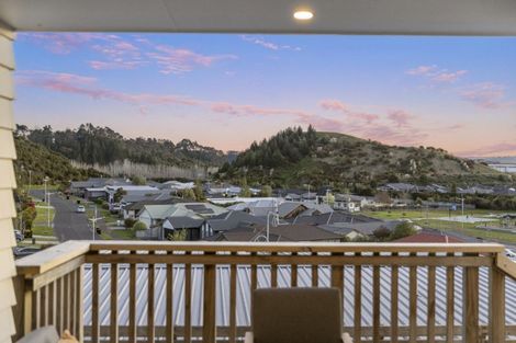 Photo of property in 127 Kennedy Road, Pyes Pa, Tauranga, 3112