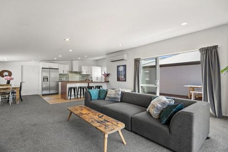 Photo of property in 43 Estuary Road, New Brighton, Christchurch, 8061