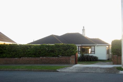 Photo of property in 21 Jillett Street, Titahi Bay, Porirua, 5022