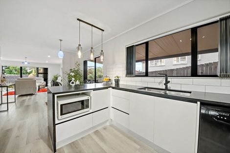 Photo of property in 2/7 Duke Street, Papakura, 2110