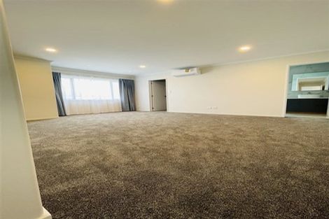 Photo of property in 28 Lime Hill Rise, Flat Bush, Auckland, 2019