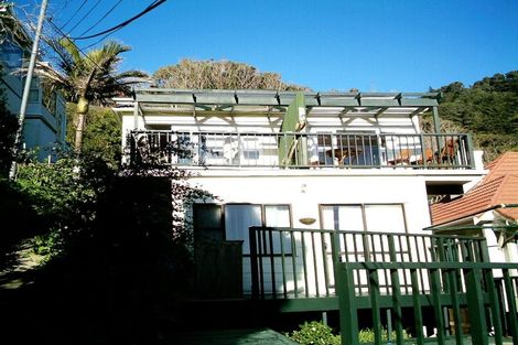 Photo of property in 216 Oriental Parade, Oriental Bay, Wellington, 6011