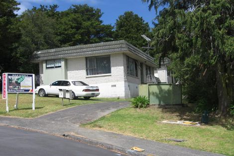 Photo of property in 1/3 Tusac Place, Totara Vale, Auckland, 0627