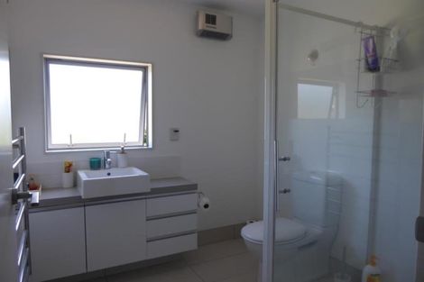 Photo of property in 42 Saddleback Grove, Karori, Wellington, 6012