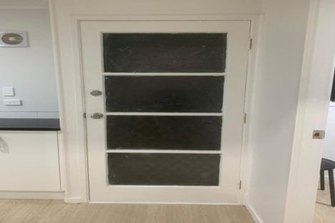 Photo of property in 8b Heathberry Close, Papatoetoe, Auckland, 2025