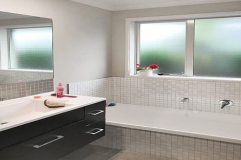 Photo of property in 50 Intrepid Crescent, Beachlands, Auckland, 2018