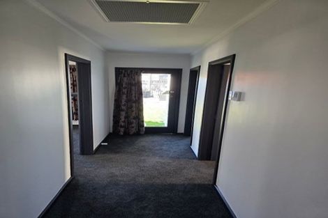 Photo of property in 8 Snead Place, Hamilton East, Hamilton, 3216