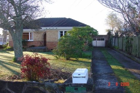 Photo of property in 196 Hillcrest Road, Hillcrest, Hamilton, 3216