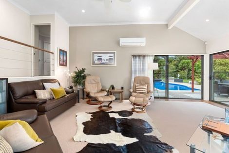 Photo of property in 5 Pigeonwood Lane, Albany, Auckland, 0632