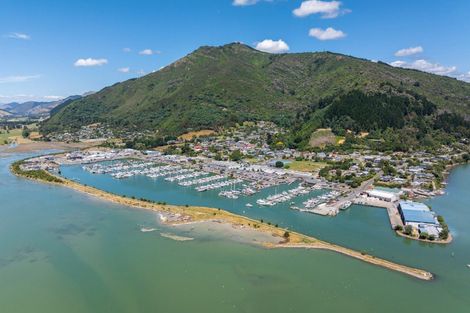 Photo of property in 257 Queen Charlotte Drive, Havelock, 7281