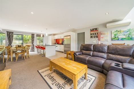 Photo of property in 8 Flotilla Place, Whitby, Porirua, 5024