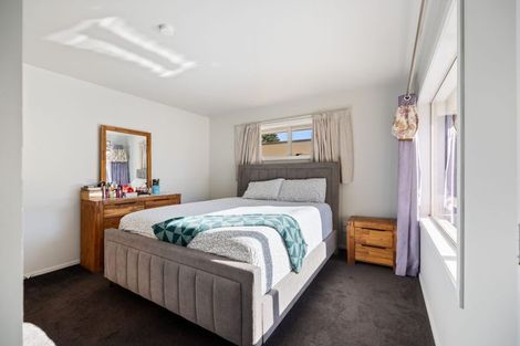 Photo of property in 43 Farnborough Street, Aranui, Christchurch, 8061