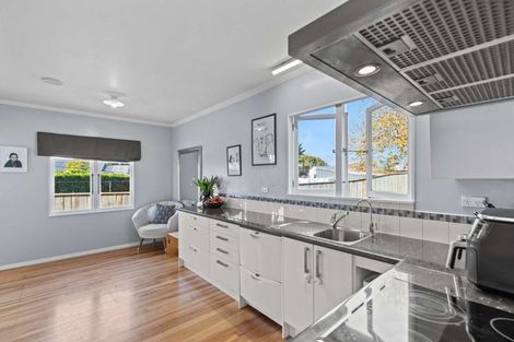Photo of property in 11 College Street, College Estate, Whanganui, 4500