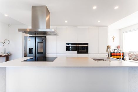 Photo of property in 952a East Coast Road, Northcross, Auckland, 0632