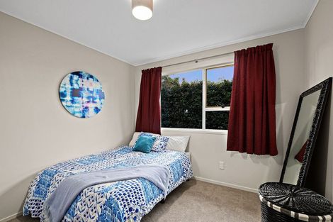Photo of property in 31 Pipitea Place, Massey, Auckland, 0614
