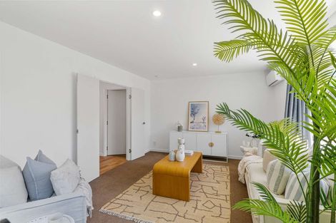 Photo of property in 2/170 Sawyers Arms Road, Bishopdale, Christchurch, 8053