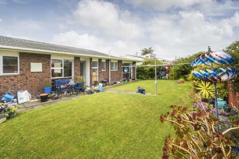 Photo of property in 4a Pinedale Parade, Milson, Palmerston North, 4414