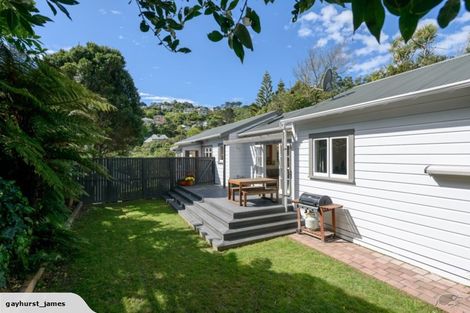 Photo of property in 11 Albemarle Road, Northland, Wellington, 6012