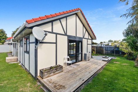 Photo of property in 9b Lyn Grove, Papamoa Beach, Papamoa, 3118