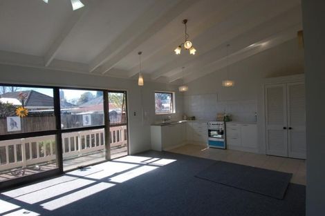 Photo of property in 8/35 Swanson Road, Henderson, Auckland, 0610