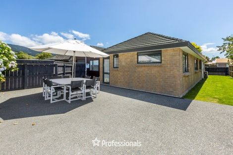 Photo of property in 2 Bathurst Street, Heretaunga, Upper Hutt, 5018