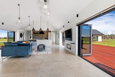 Photo of property in 585 Coutts Island Road, Coutts Island, Christchurch, 7670