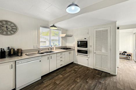 Photo of property in 8 Norwich Place, Awapuni, Palmerston North, 4412