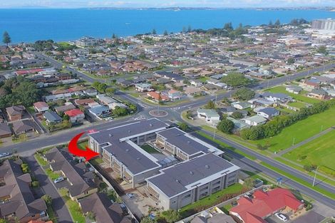 Photo of property in 306/252 Centreway Road, Orewa, 0931