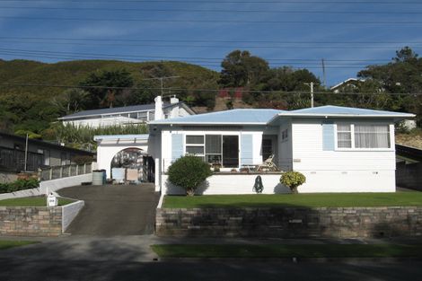 Photo of property in 216a Waddington Drive, Naenae, Lower Hutt, 5011