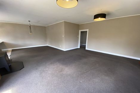 Photo of property in 27 Milverton Avenue, Hokowhitu, Palmerston North, 4410